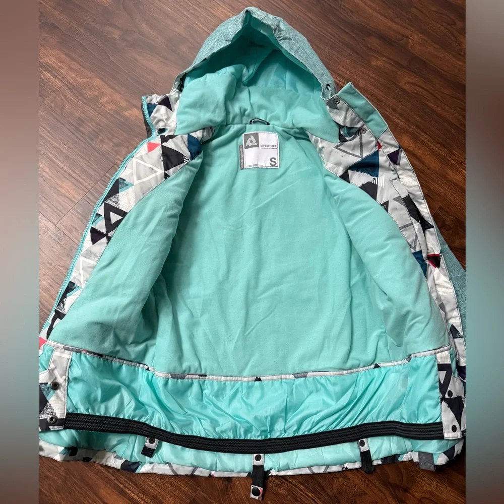 Zumiez Aperture Women’s Ski and Snowboarding Jacket - Picture 5 of 9
